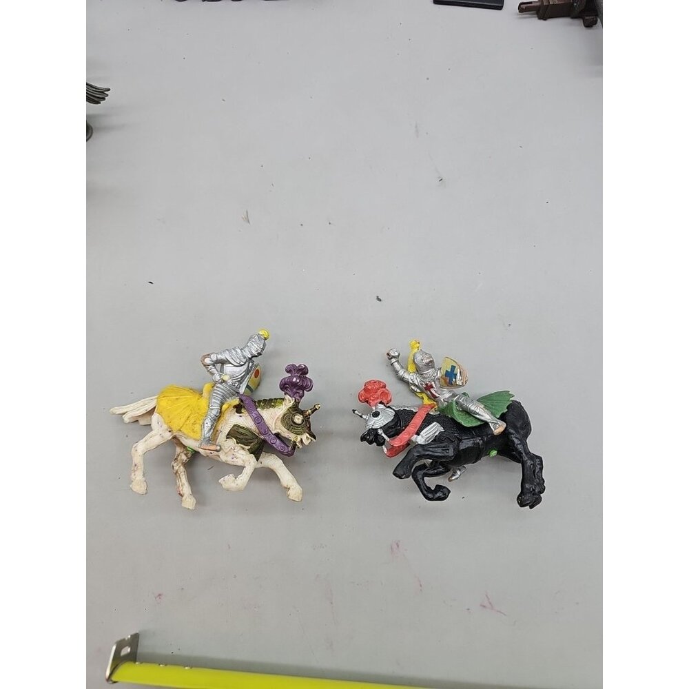 Britains Deetail Medieval Knight on Horse Crusader 1971 Toy Soldier Lot Of 2‎